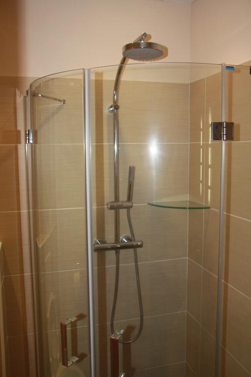 Isa&Ric Bed and Breakfast Plan-dʼOrgon Kamer foto