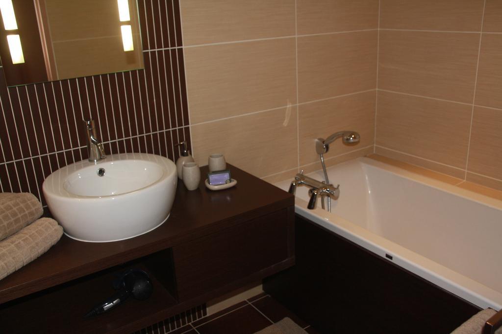 Isa&Ric Bed and Breakfast Plan-dʼOrgon Kamer foto